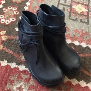 Dr Martens Shelby Chukka Hi Tie Boot US Size 7